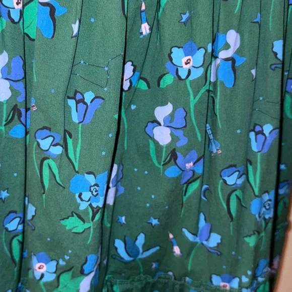 Ellie Nap Dress Hill House Home in Emerald Space Floral - Picture 3 of 5